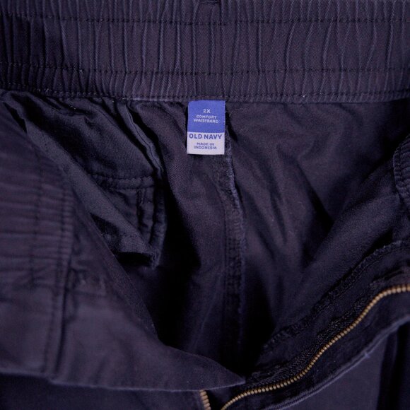 High Waisted Black Cargo Pants - Women's Old Navy - Size 2XL Plus Size - Picture 3 of 3